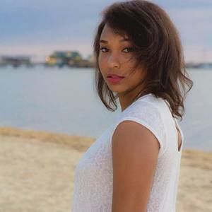 Meet your Posher, Jolé